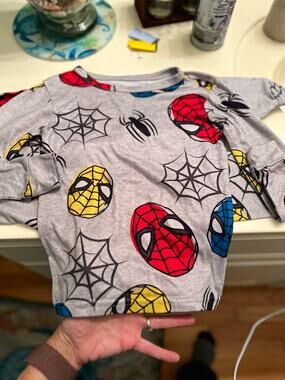 Marvel SpiderMan Boys 2-Piece Pajama Set Size 8 fun and popular for kids now !